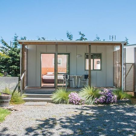Martinborough Top 10 Holiday Park ภายนอก รูปภาพ