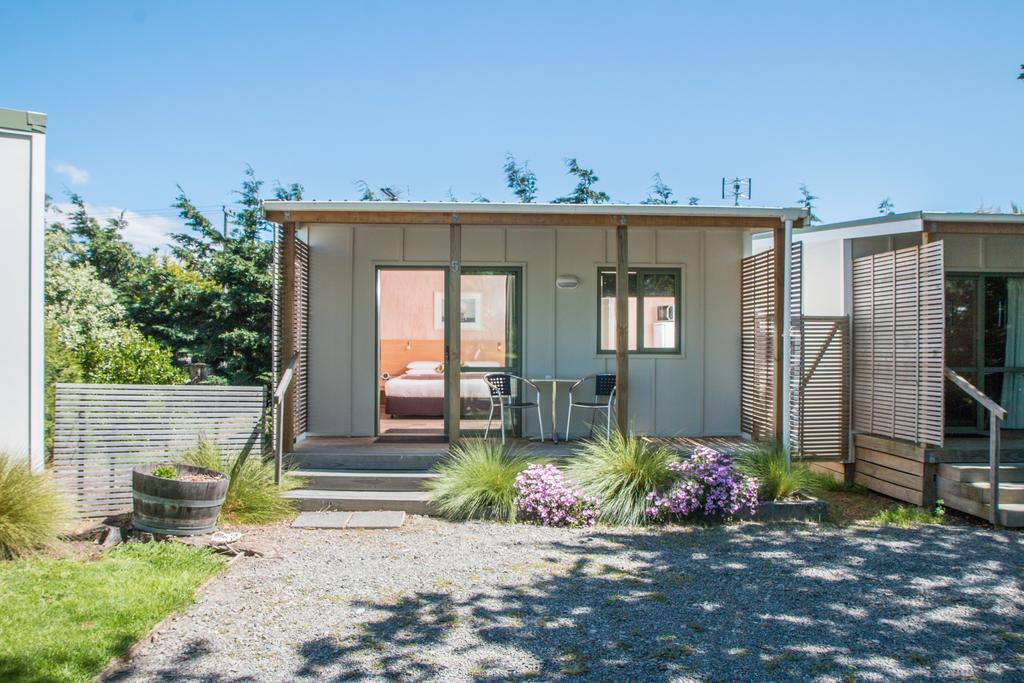 Martinborough Top 10 Holiday Park ภายนอก รูปภาพ