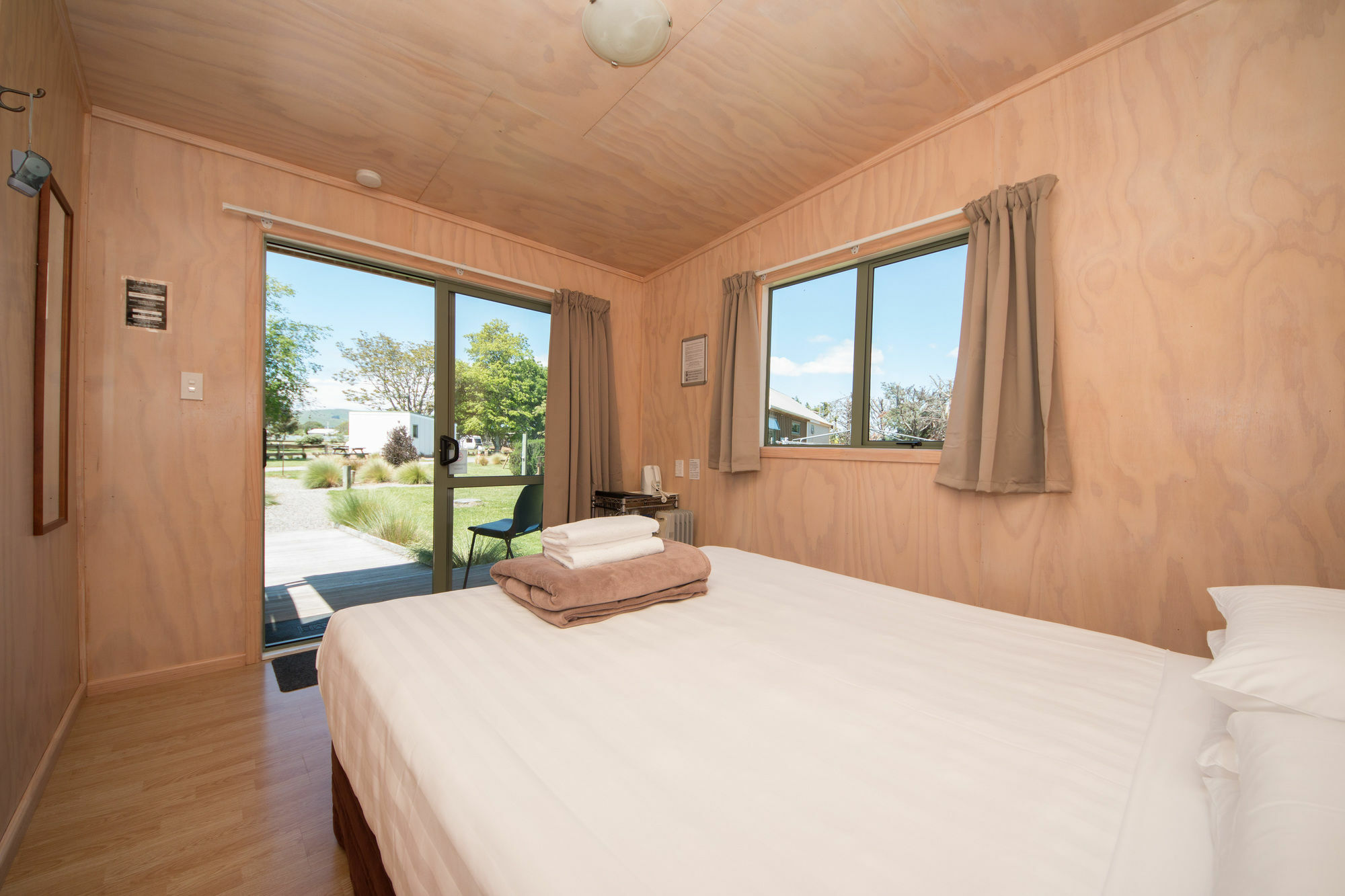 Martinborough Top 10 Holiday Park ภายนอก รูปภาพ
