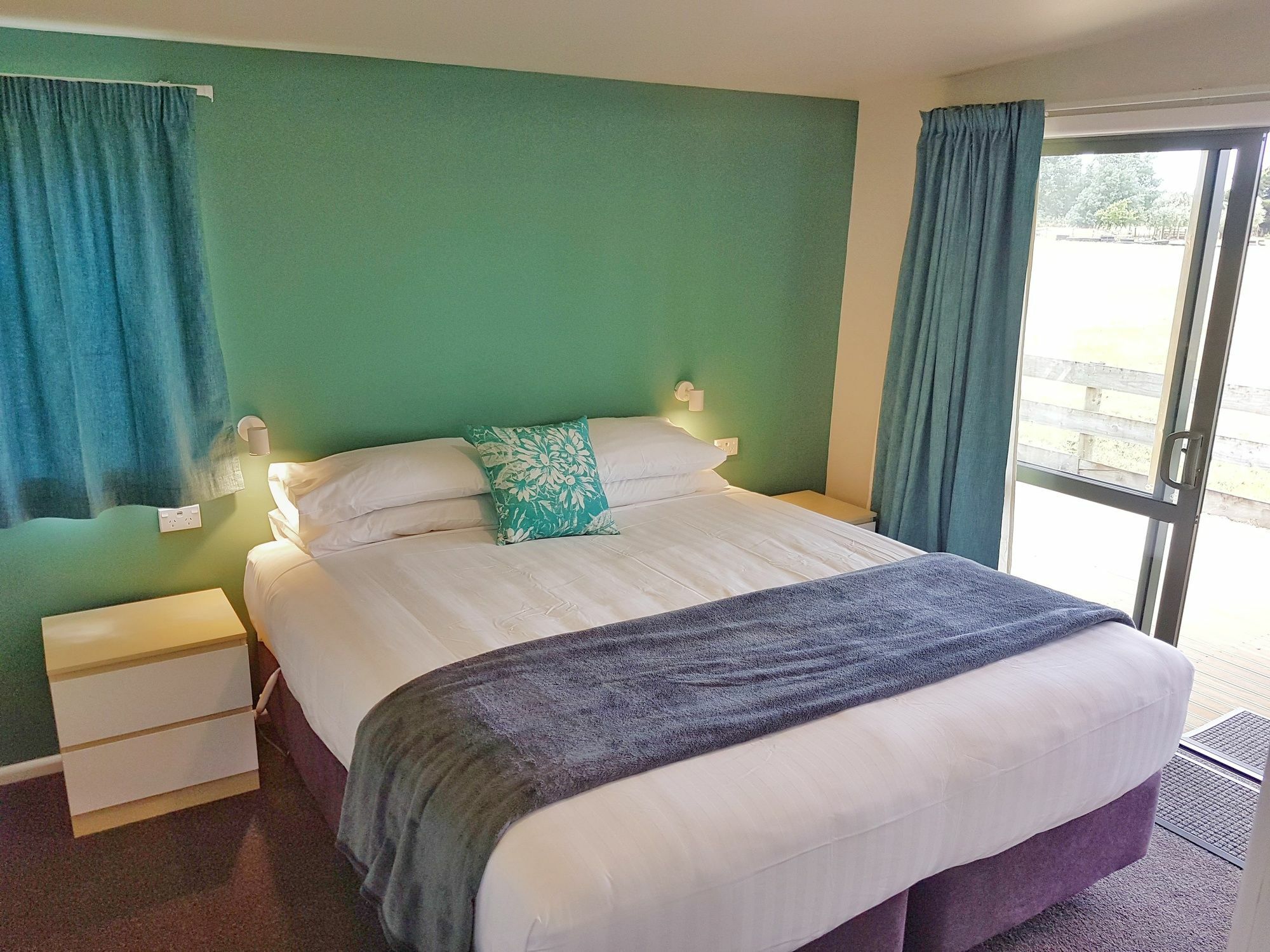 Martinborough Top 10 Holiday Park ภายนอก รูปภาพ